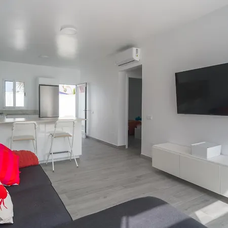 Sunnset House - Refurbished 2026 Дом отдыха Плайя-дель-Инглес